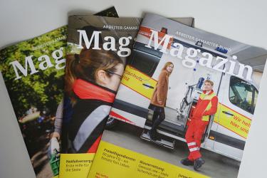 Drei ASB-Magazine als Stapel
